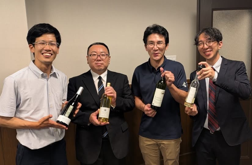 （左から「宝水ワイナリー」「千歳ワイナリー」「北海道ワイン」「ドメーヌレゾン」のワインメーカー）